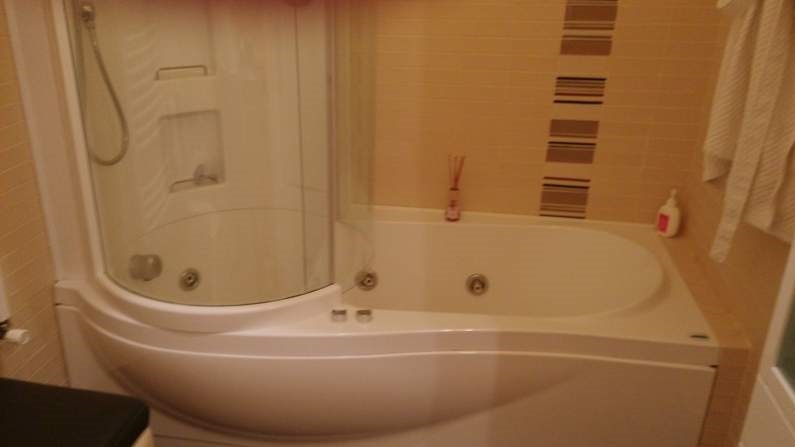 doccia idromassaggio jacuzzi una vecchia vasca